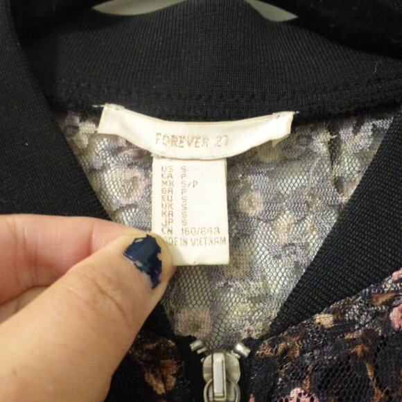 FOREVER 21 black floral lace bomber jacket - Picture 2 of 8